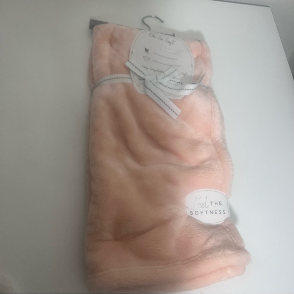 Oh So Soft premium quality baby blanket NWT